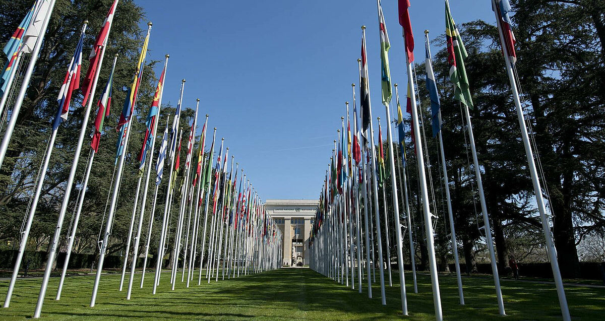 Allée des drapeaux of the United Nations in Geneva. 9 April 2015 von: Jean-Marc Ferré Licence: CC BY-NC-ND 2.0